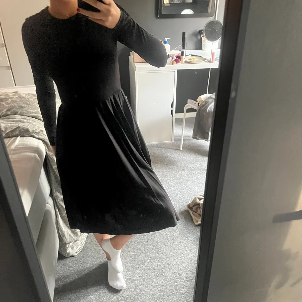Snygg svart klänning  från Na-kd ❣️❣️ säljer den för att jag inte använder den. Klänningar.