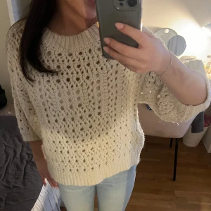 Zara tröja  - Superfin tröja från zara med trekvartsärmar storlek S men passar mig som har xs, så skulle säga att den passar xs-m 