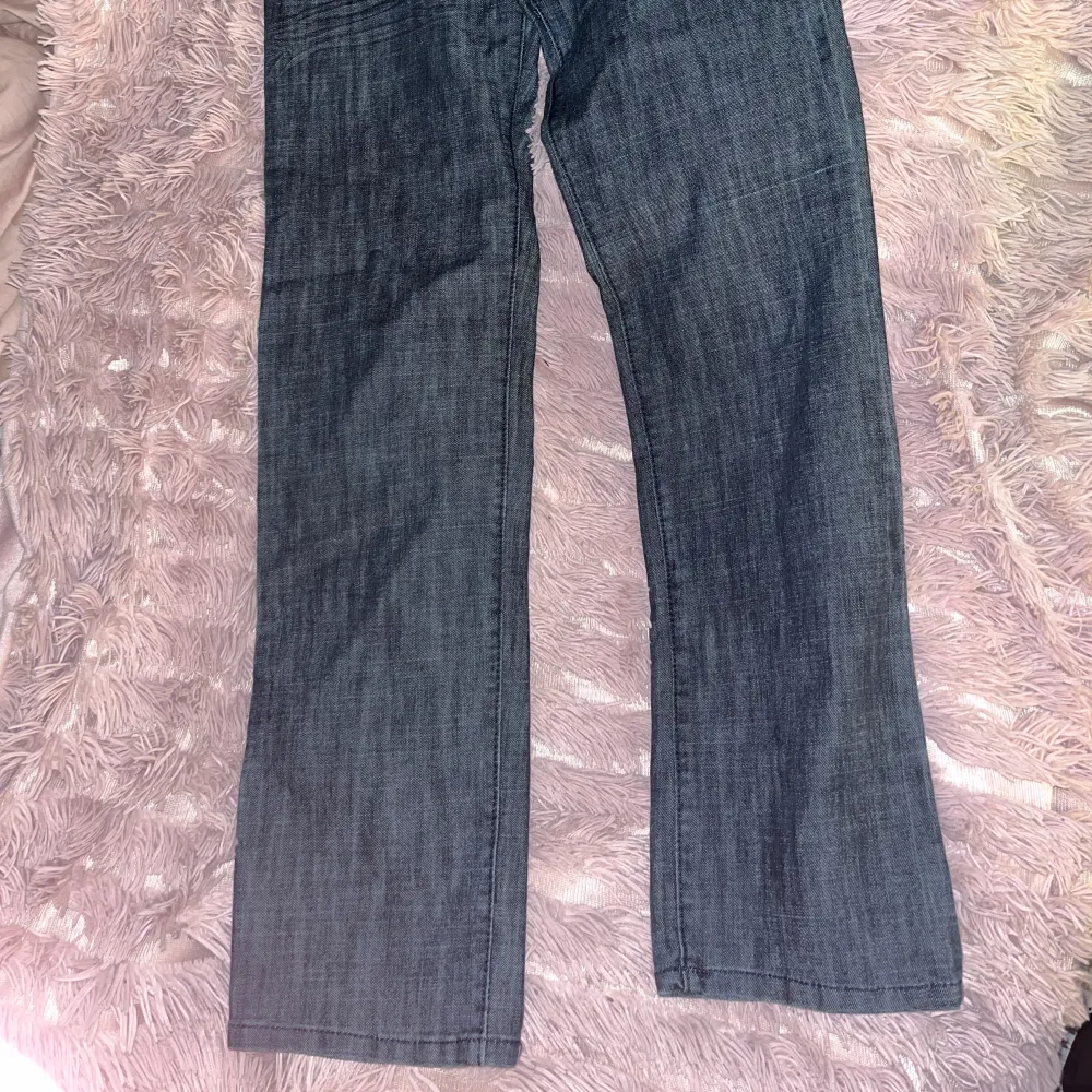 Bootcut jeans från bluemoon, står storlek 16 skulle säga att dom är xs- s, . Jeans & Byxor.