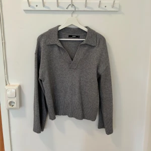 Stickad tröja - Oanvänd stickad tröja från bikbok