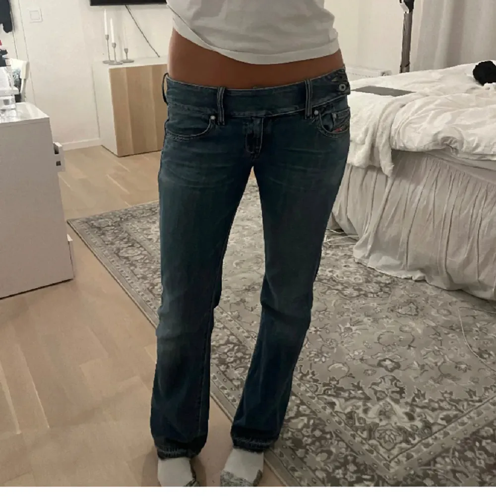 Super snygga jeans från diesel💕 midjemått:41cm innebenslängd:82. Jeans & Byxor.