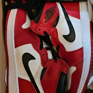 Jordan 1 retro high - Nya I låda