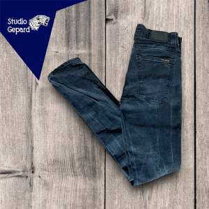 Nudie jeans Grim Tim | Skick: 7/10 | Strl W31 L34 | Vårt pris 349 kr | Hör av dig om du undrar någonting!