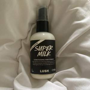 Säljer Lush Super Milk 100g, se andra bilden hur mycket som är kvar. Hair Conditioner/parfym
