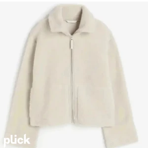 Teddy jacka  - Säljer Teddy jacka från hm!