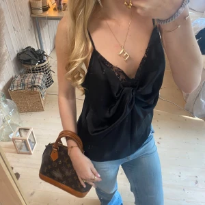 Topp - SUPER snygg topp ❣️❣️