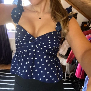 Sommartopp - Säljer denna jätte söta sommartorpen då jag har för mycket kläder 