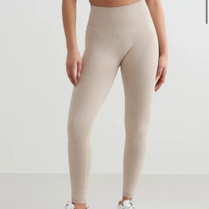 Aimn tights - Ribbade tights från aimn. Använda 1-2 gånger. 