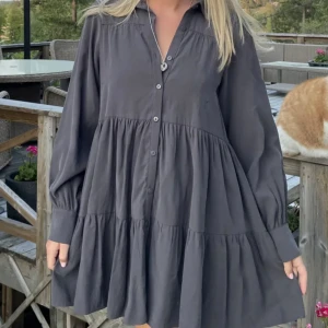 Klänning - Klänning