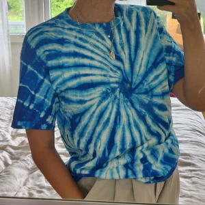 Tshirt - Säljer denna vintage t-shirt I storlek L barn passar en medium vuxen