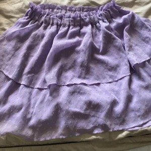 Lila kjol - Lila kort kjol