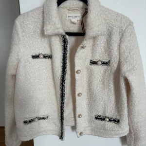 Jacka i nyskick fr Lindex / St S - Knappt använd, fr Lindex