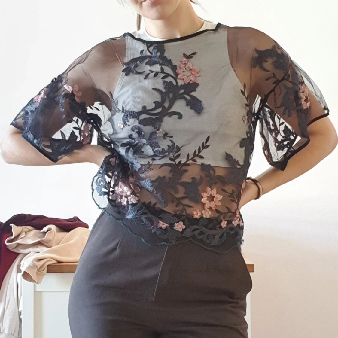 Genomskinlig blomtröja - 90