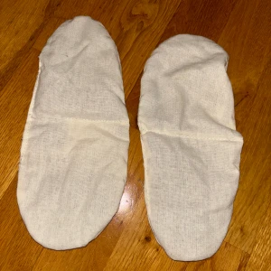 2 vetekuddar - Aldrig använda eller uppvärmda!