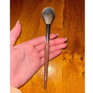 Caia Cosmetics sminkborste Tapered Highlighter Brush F08 ny - Helt ny aldrig använd! F08 Nypris 195kr