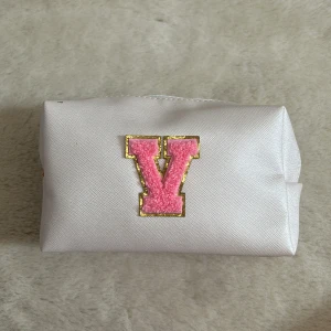 Mysterybag med 13 saker💗 - Mysterybag, man får också med nessecären💗