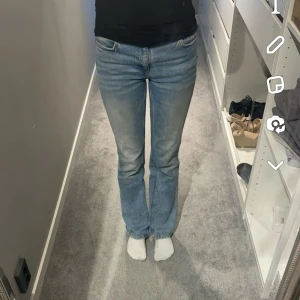 Low waist bootcut  - Lågmidjade bootcut jeans från Gina tricot - Young Gina, storlek 158 passar mig som är 163💕💕💕