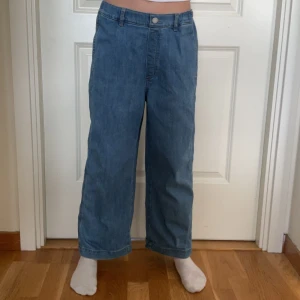 Blå baggy jeans  - Nyskick 