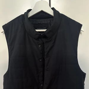 Park Lane - I gott begagnat skick, använd under våren. Är true to Size 48/M. Säljer då den är för liten!