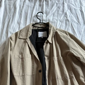 Les deux tunn jacka  - Storlek M  Skick 9/10  Inköpt för 1200kr