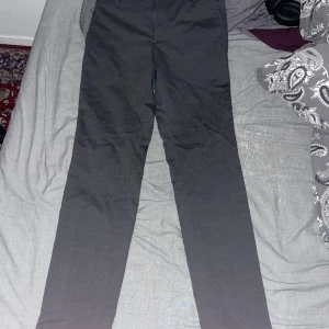 Calvin Klein Pittsburgh slim fit  - Knappt använda kostymbyxor av ull. Nypris ca 2300kr. Passar W32