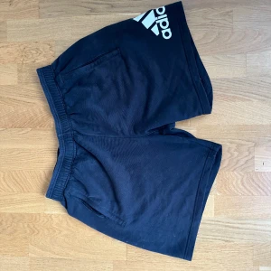 Adidas - Sport shorts - Good conditon - regular fit 