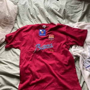 Barcelona tröja - Barcelona tröja i nyskick med lapp kvar😃😃