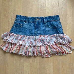 Miniskirt - Jättesöt kjol med blandade textiler. Passar perfekt till sommaren!🎀