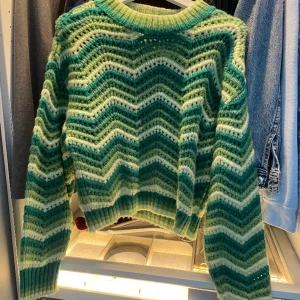 Randig grön tröja - Jättefin tröja från mango i stl xs❤️