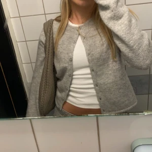 Design by si väska  - Bottega dupe från design by si. Praktisk och lagom att ha som skolväska. Inga defekter köpt för 600 kr