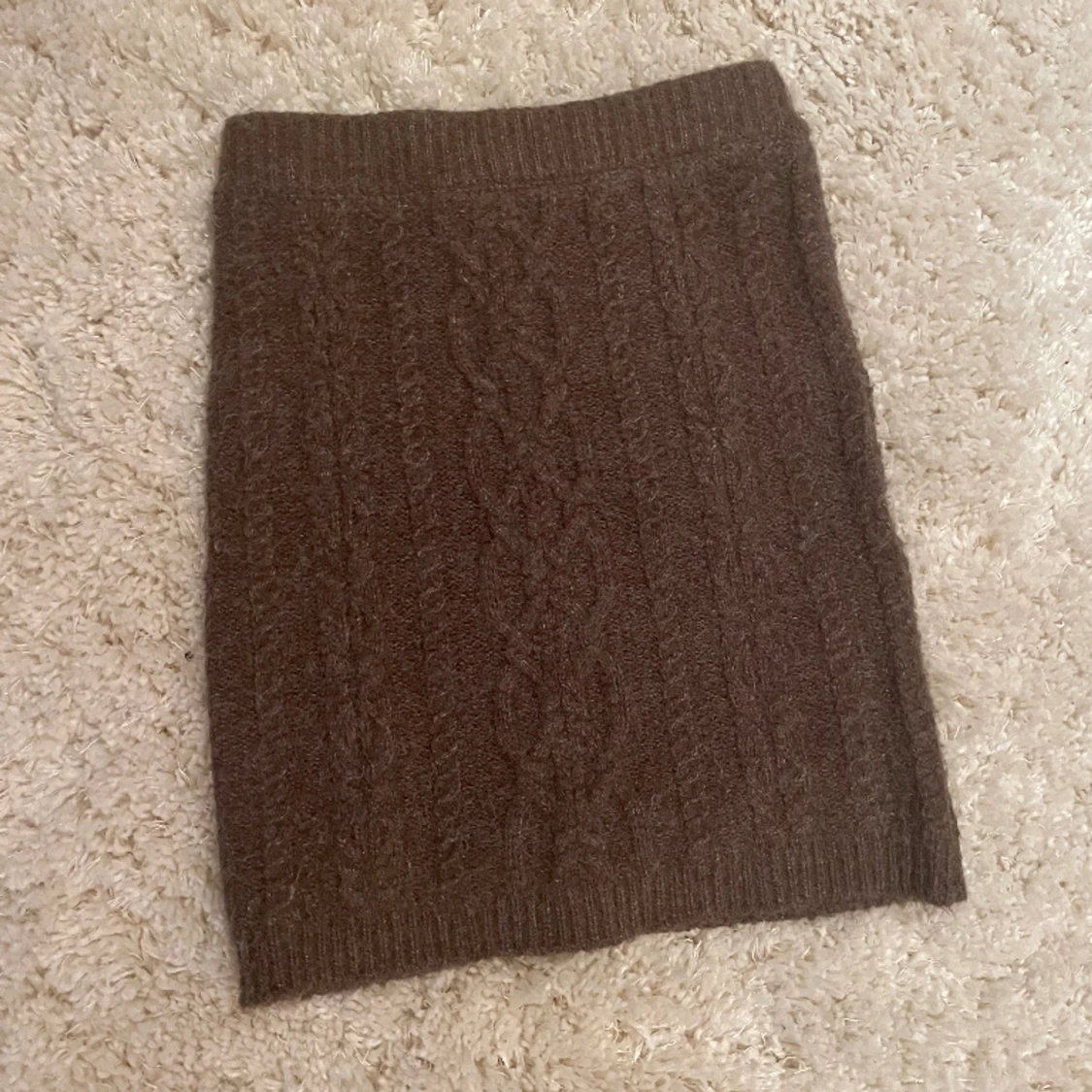 Brun mönsterstickad kjolđ€