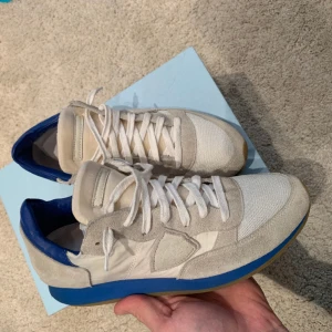 Philippe model  - Philippe model skor  Storlek 40 passar 41 också  Skick 8.5/10 inga slitage endast general wear  Pris endast 999kr 🙌var snabba 