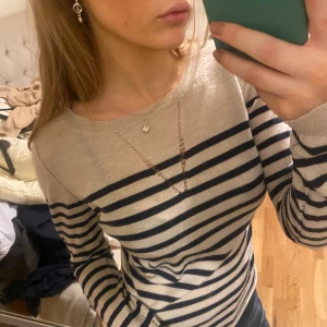 Zadig & Voltaire tröja  - Super cool Zadig tröja med coola mönster💗Knappt använd! Pris kan diskuteras☺️