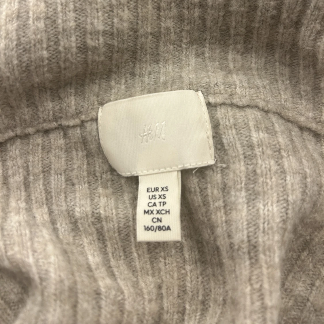 Stickad Off shoulder tröja - 90