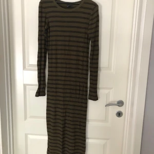 Tight maxiklänning - Fin långklänning i stl xs från Gina tricot