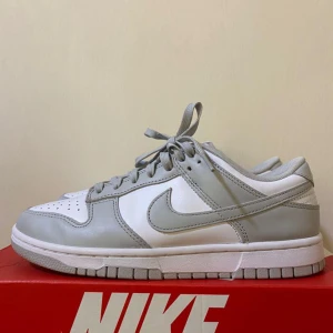 Nike dunk grey  - Fina dunks som aldrig har används pga fel storlek 