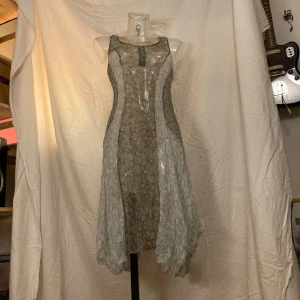 Klänning - See through klänning, storlek M. 