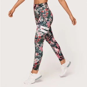 Stronger tights - Fina träningsbyxor, knappt använda så nästintill helt nya. Säljer pga att inte använder längre!