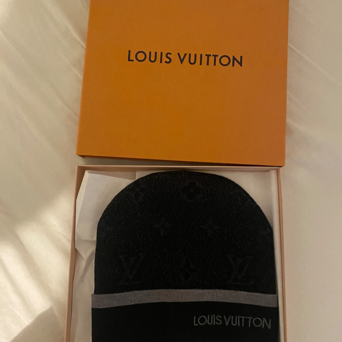 Louis Vuitton eclipse mössa