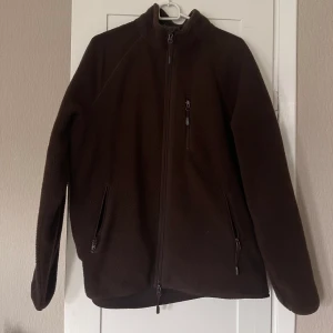 Teddyjacka M - Skönt teddyjacka i storlek M. 2 fickor plus 1 bröstficka. Fint skick