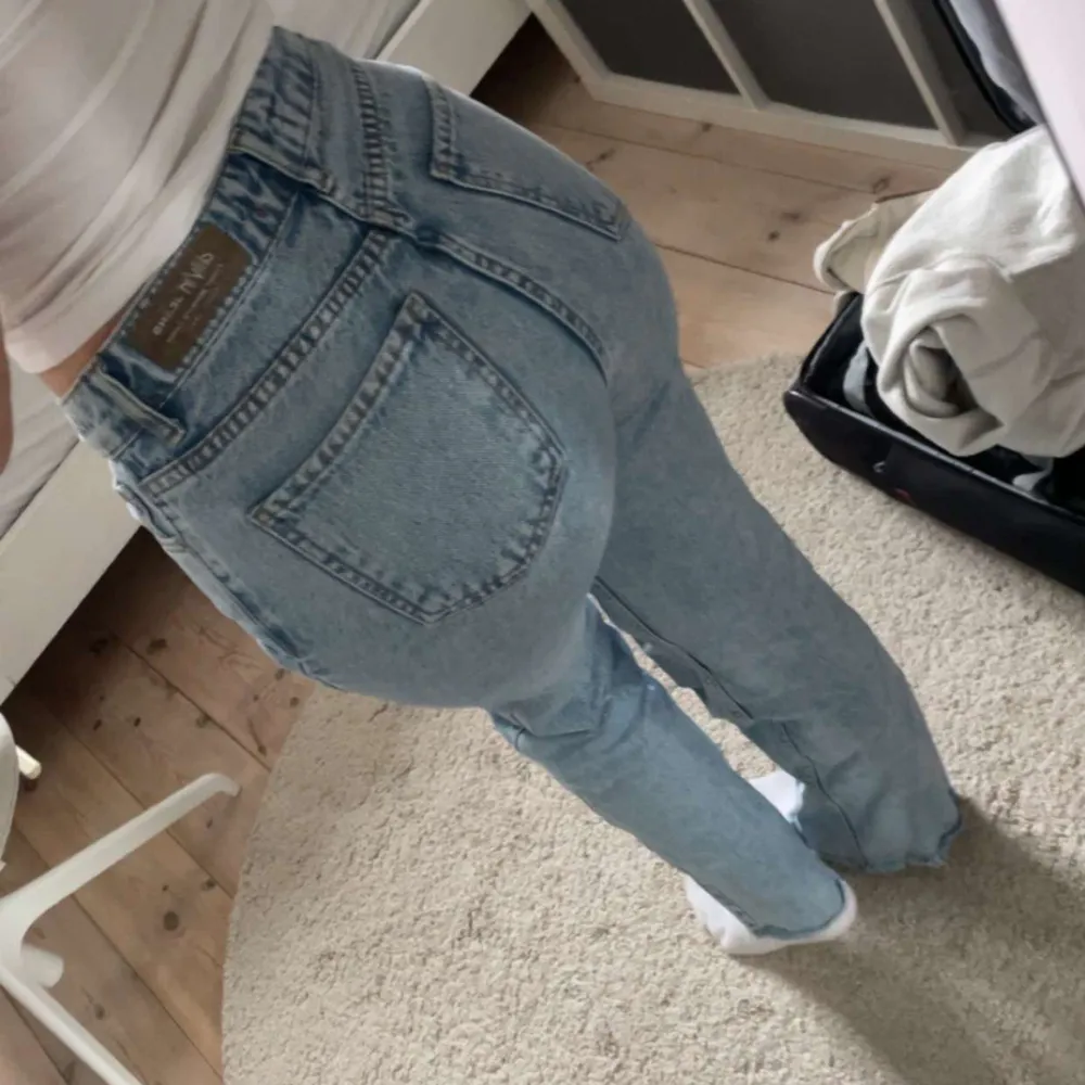 blåa jeans från chiquelle, i rak modell❤️ i storlek 36!. Jeans & Byxor.