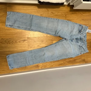 Levi’s jeans - Tyvärr blivit för små så får sälja dessa Levis jeans. Tror det är modellen 501.