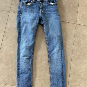 Tiger of Sweden jeans i bra skick passar storlek 150-155