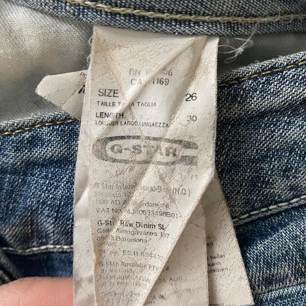 Säljer dessa jätte snygga, lågmidjade straight jeansen från G-Star, strl 26-30! 💕. Jeans & Byxor.