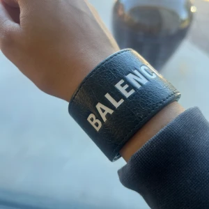 Balenciga läder reflex armband - Jättefint skick!