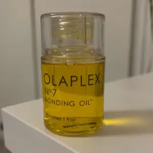 Olaplex hår olja använd ca 3 gånger men fungerar ej till mitt hår. Nypris 350kr