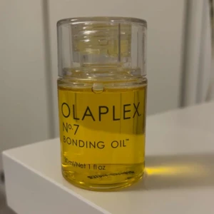 Olaplex - Olaplex hår olja använd ca 3 gånger men fungerar ej till mitt hår. Nypris 350kr