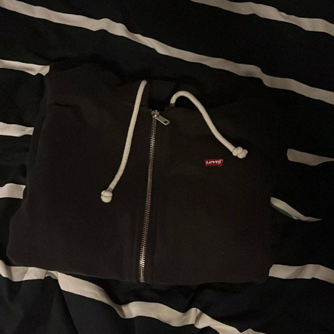 Levis kofta svart  - 90