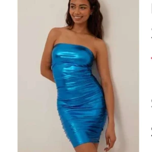 Fest klänning - Säljer min blå klänning som jag bara använt 1 gång då jag inte känner att jag riktigt får tillfälle💖💖💖