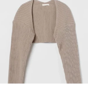 Bolero hm - Rensar garderoben då jag ska flytta utomlands 🫶🏼